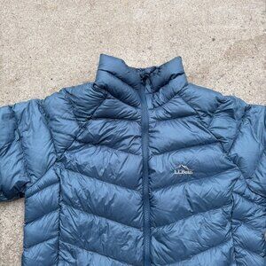 LL Bean Ultralight 850 Down Jacket Women M Blue DownTek Pertex Full Zip Outdoor